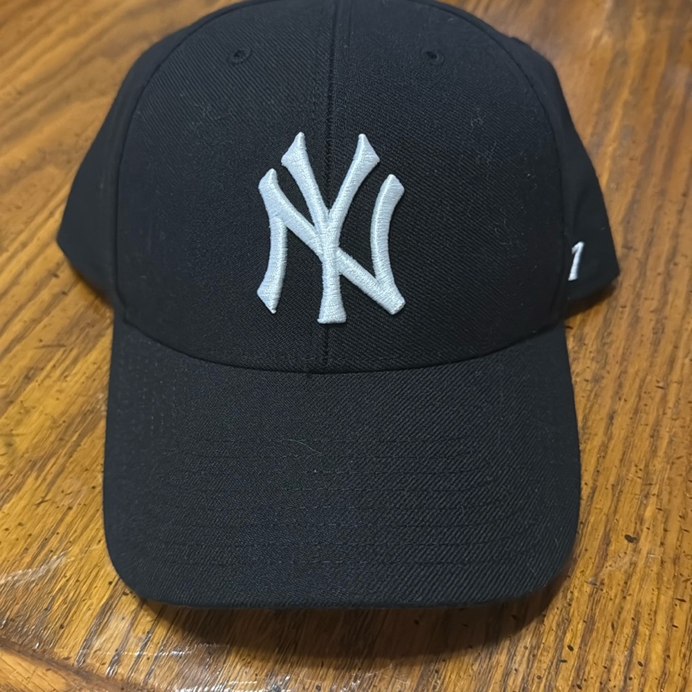 NY Yankees hat